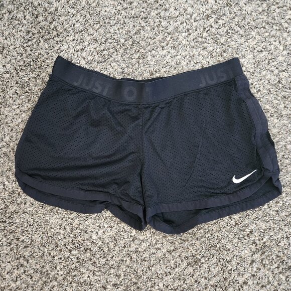 Nike mesh sport shorts - Picture 1 of 3